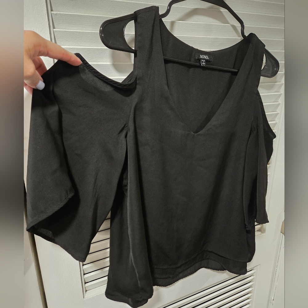 Cold Shoulder Blouse - Picture 3 of 4